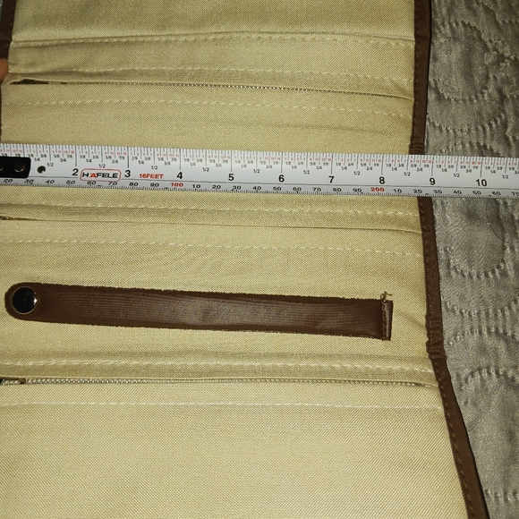 NWOT! The World Traveler Jewelry Wallet - Picture 14 of 14